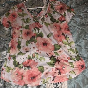 Size medium boutique floral shirt